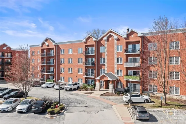 $2,250 | 3501 Wellington Court, Unit 409, Rolling Meadows, IL 60008
