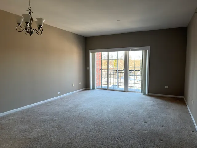 $2,250 | 3501 Wellington Court, Unit 409, Rolling Meadows, IL 60008