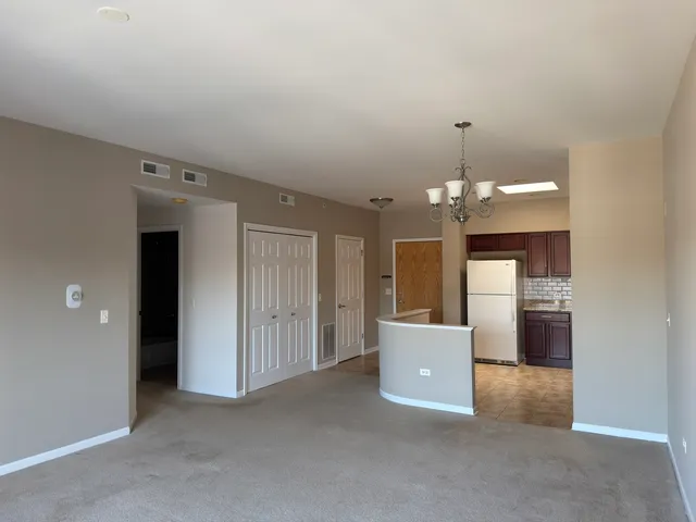 $2,250 | 3501 Wellington Court, Unit 409, Rolling Meadows, IL 60008