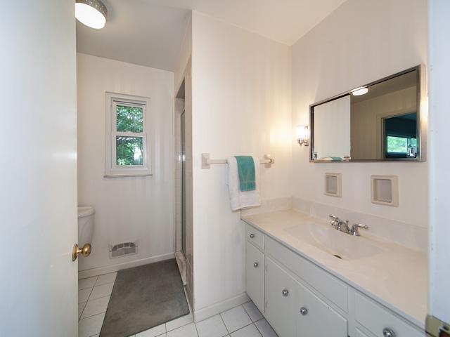 2069 Middlesex Road Columbus, OH 43220 - Photo 9 of 14