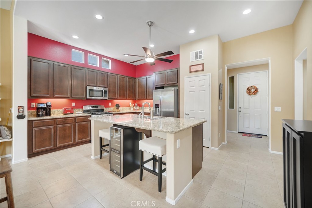 34063 Corktree Road Lake Elsinore, CA 92532 - Photo 4 of 27