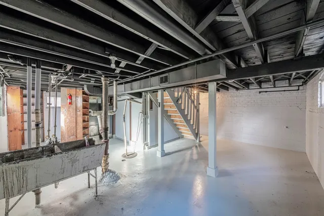 $2,800 | 237 East 143rd Street, Unit 1, Dolton, IL 60419