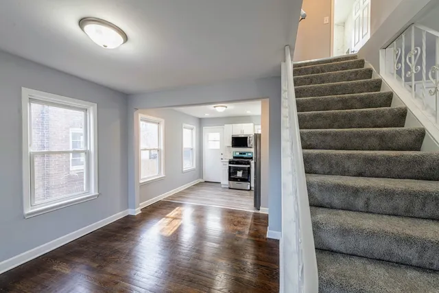 $2,800 | 237 East 143rd Street, Unit 1, Dolton, IL 60419