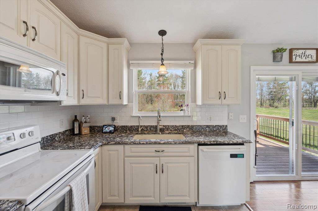 10102 Redhawk Drive Perry, MI 48872 - Photo 14 of 43 Gallery Image 14