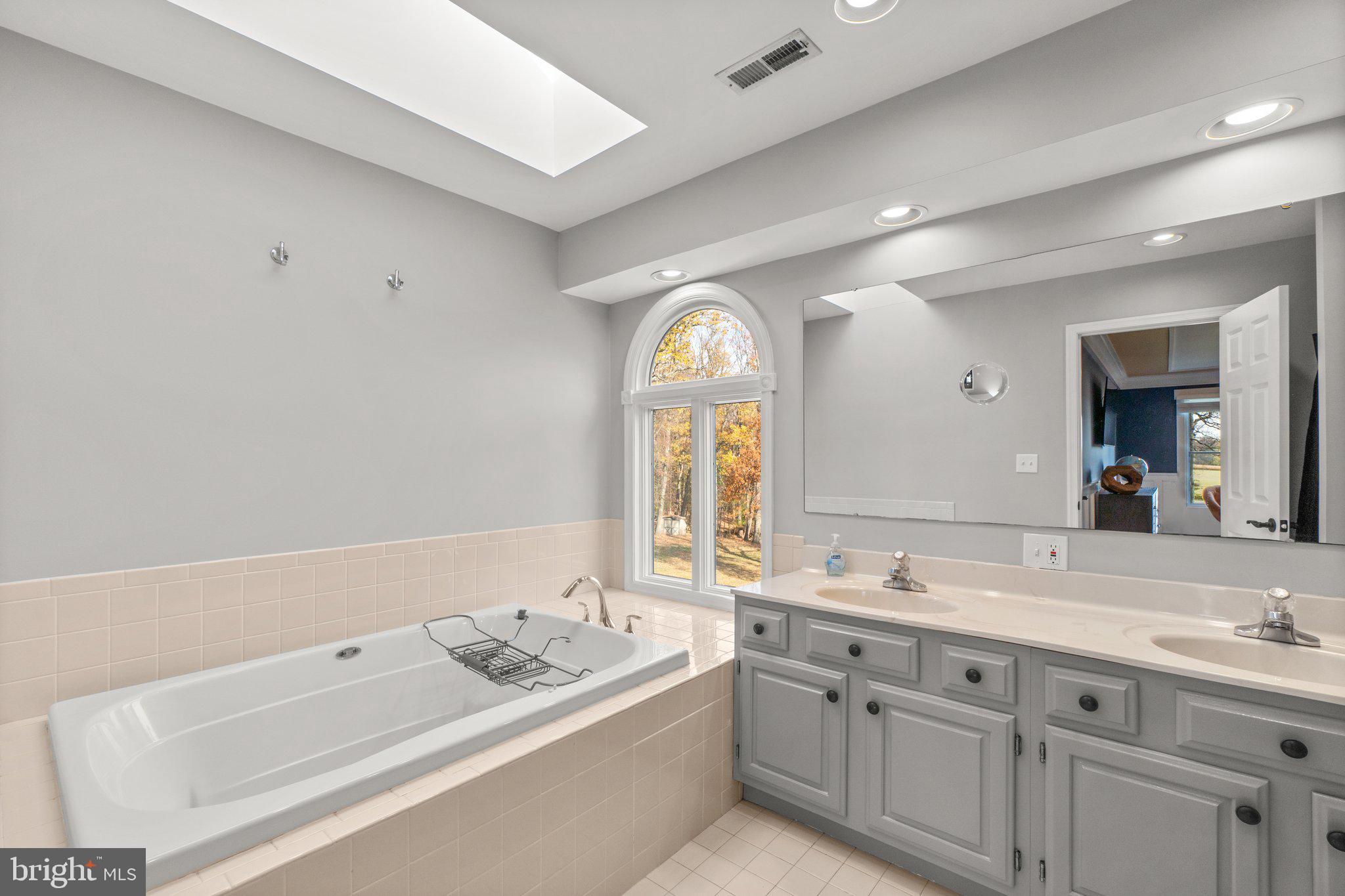 2713 Gillis Road Mount Airy, MD 21771 - Photo 25 of 47 Primary Bathroom