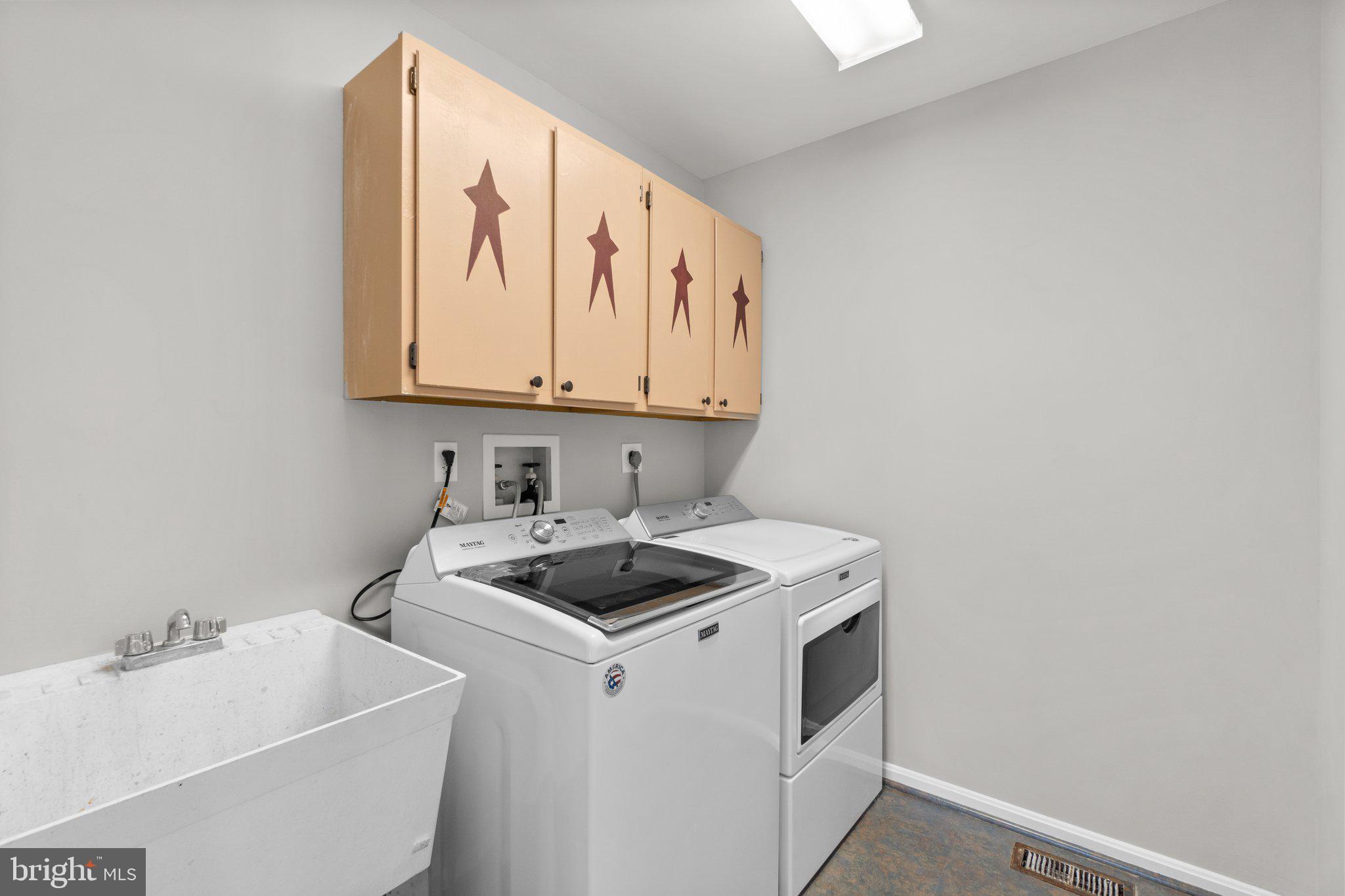 2713 Gillis Road Mount Airy, MD 21771 - Photo 31 of 47 Dedicated Laundry Room on Main Level