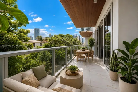 $999,000 | 545 Southwest 11th Street, Unit 208, Miami, FL 33129
