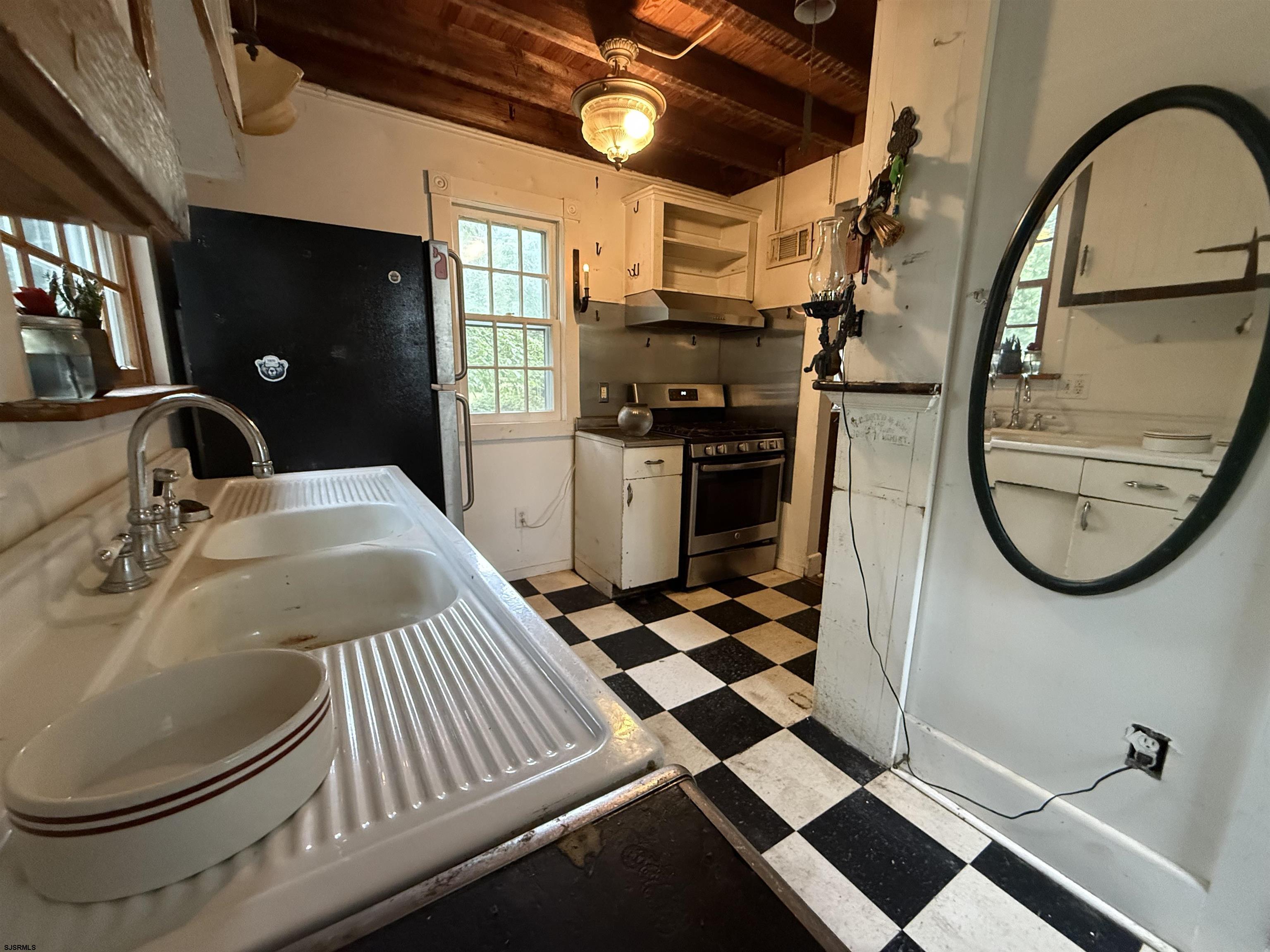 313 South New York Road Galloway Township, NJ 08205 - Photo 9 of 43 Gallery Image 9