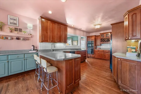 $699,900 | 507 South Hi Lusi Avenue, Mount Prospect, IL 60056