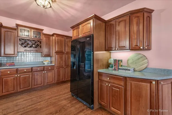 $699,900 | 507 South Hi Lusi Avenue, Mount Prospect, IL 60056