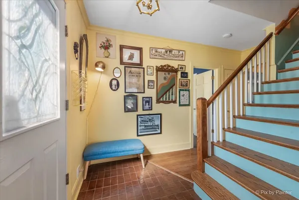 $699,900 | 507 South Hi Lusi Avenue, Mount Prospect, IL 60056