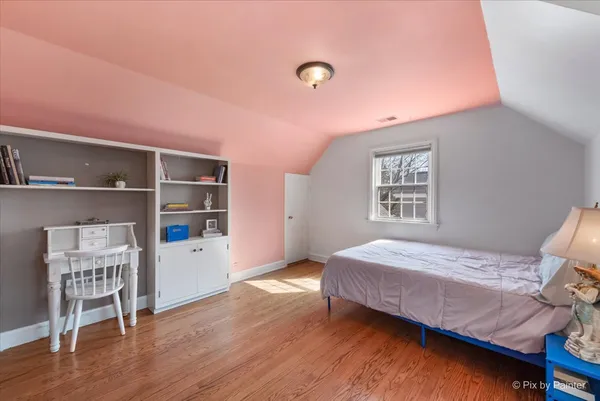 $699,900 | 507 South Hi Lusi Avenue, Mount Prospect, IL 60056