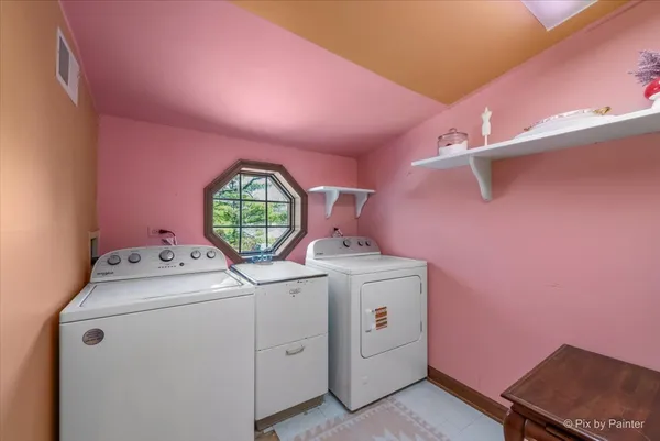 $699,900 | 507 South Hi Lusi Avenue, Mount Prospect, IL 60056