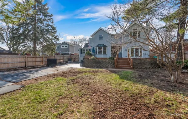 $699,900 | 507 South Hi Lusi Avenue, Mount Prospect, IL 60056