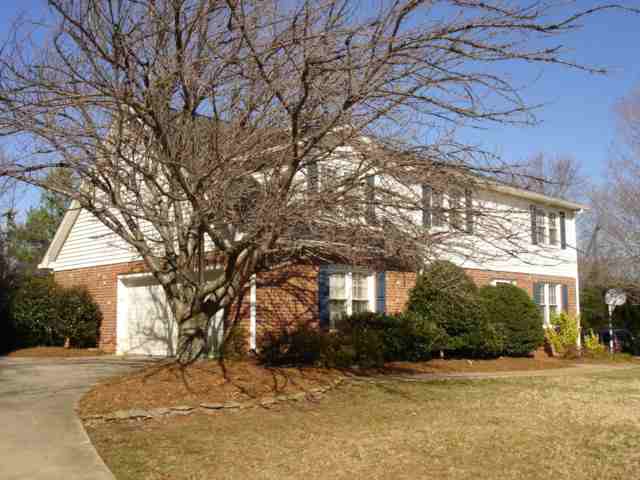 13 Cobblestone Road Greenville, SC 29615 - Photo 2 of 25 Gallery Image 2