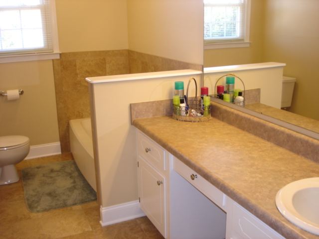 13 Cobblestone Road Greenville, SC 29615 - Photo 15 of 25 Gallery Image 15
