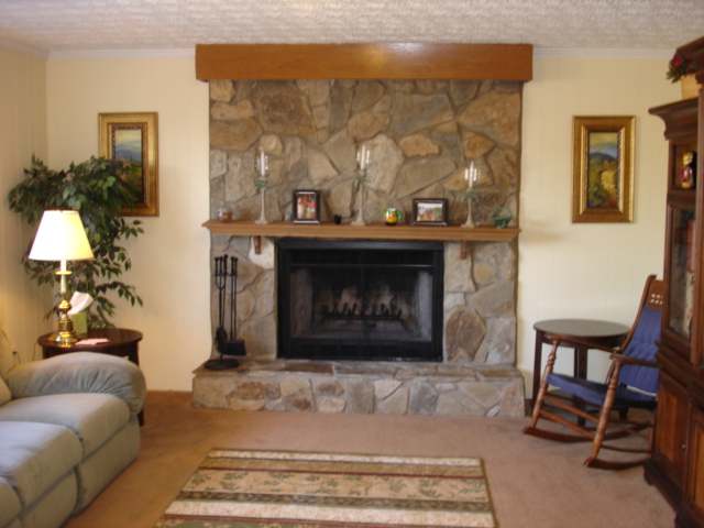 13 Cobblestone Road Greenville, SC 29615 - Photo 4 of 25 Gallery Image 4