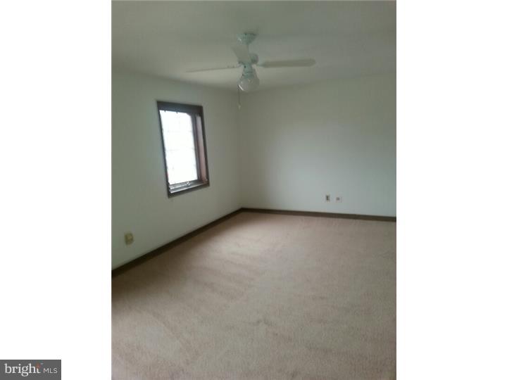 12461 Barbary Road Philadelphia, PA 19154 - Photo 12 of 25 Bedroom - Main