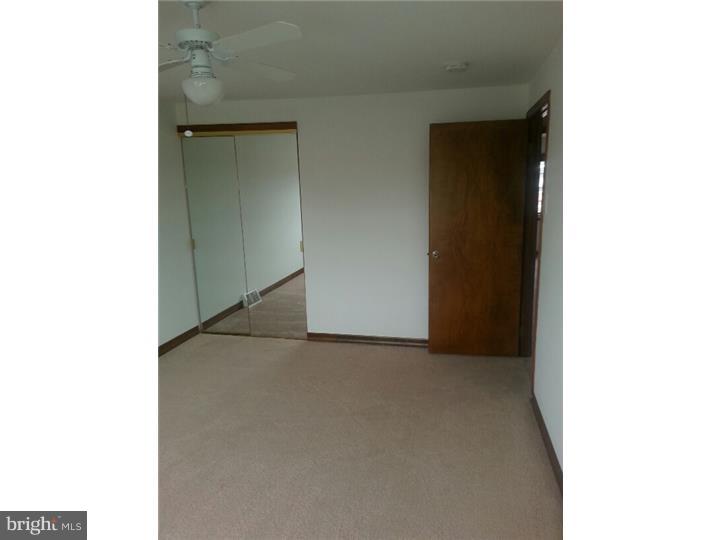 12461 Barbary Road Philadelphia, PA 19154 - Photo 14 of 25 Bedroom 2