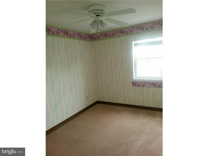 12461 Barbary Road Philadelphia, PA 19154 - Photo 15 of 25 Bedroom 3