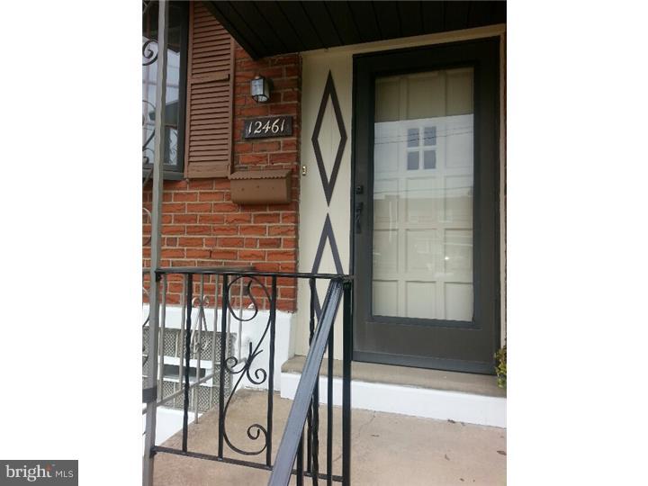 12461 Barbary Road Philadelphia, PA 19154 - Photo 3 of 25 Exterior Front