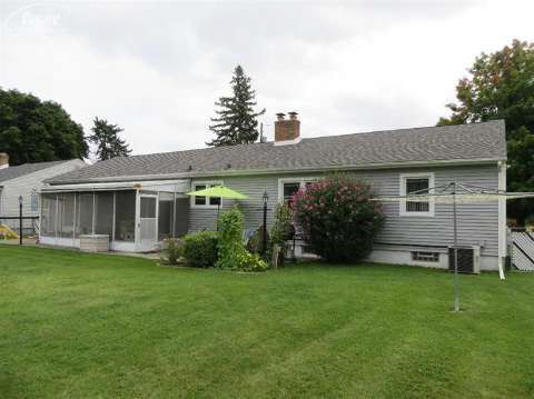 4325 Risedorph Street Burton, MI 48509 - Photo 17 of 24 20419150-16.JPG