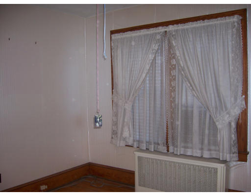 121 Ridgewood Avenue Holyoke, MA 01040 - Photo 11 of 16 Gallery Image 11