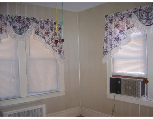121 Ridgewood Avenue Holyoke, MA 01040 - Photo 12 of 16 Gallery Image 12