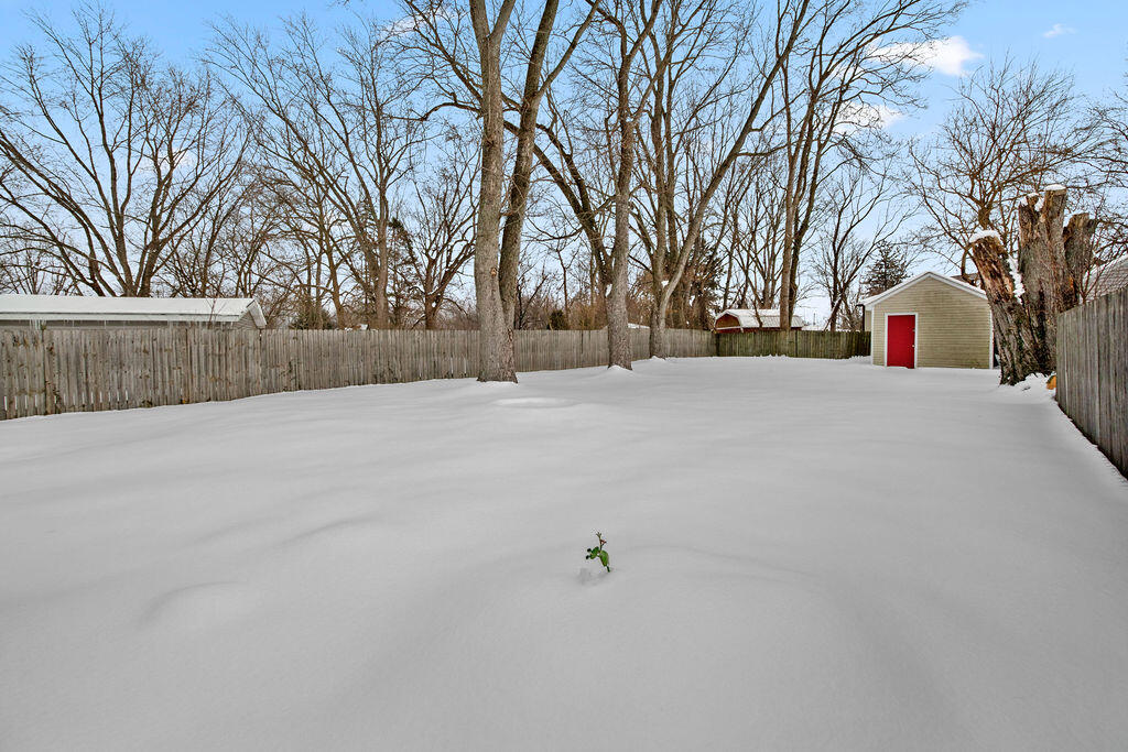 309 Michigami Trail Porter, IN 46304 - Photo 20 of 21 a view of empty and white house
