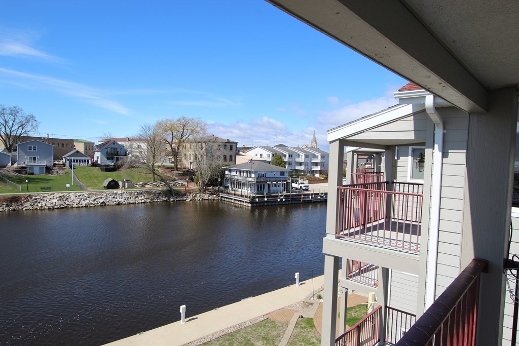 20 Shanty Road, Unit 301 Algoma, WI 54201 - Photo 4 of 23 Gallery Image 4