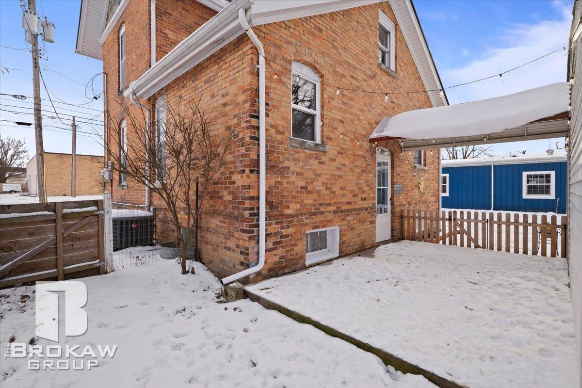 311 North State Road Davison, MI 48423 - Photo 6 of 42 50164732-730135c0-84e8-48bf-87f4-0f1a9e1fff88.JPG