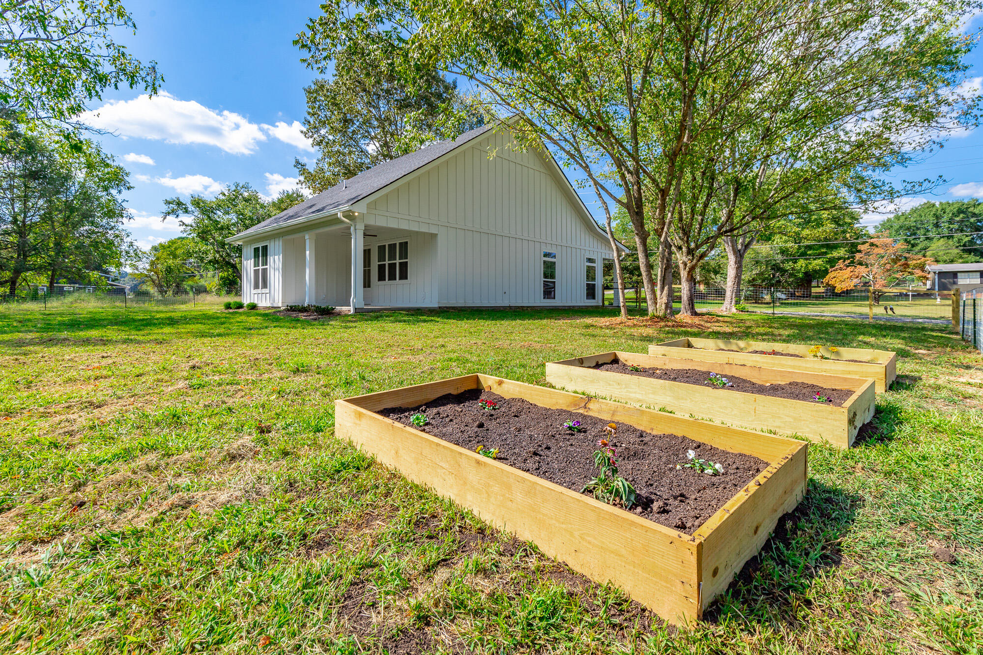 516 West Reed Road LaFayette, GA 30728 - Photo 13 of 56 516 West Reed Road HD-32