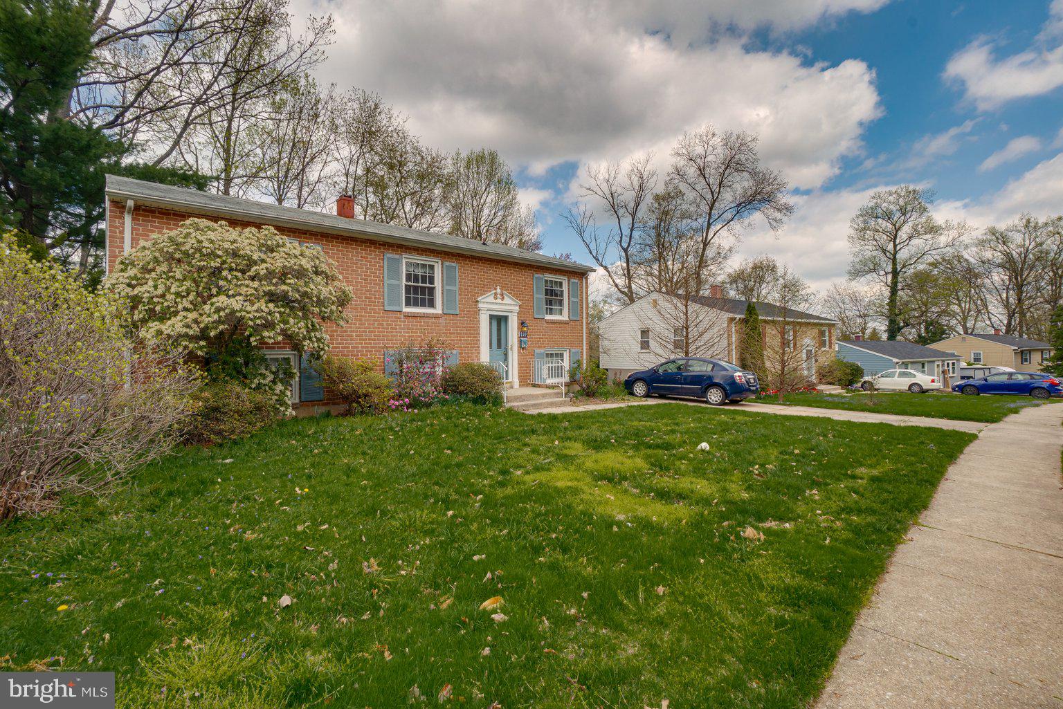 230 Walgrove Road Reisterstown, MD 21136 - Photo 3 of 43 Driveway parking
