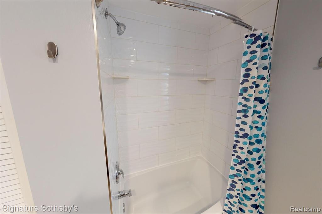 31488 Old Cannon Road Beverly Hills, MI 48025 - Photo 16 of 35