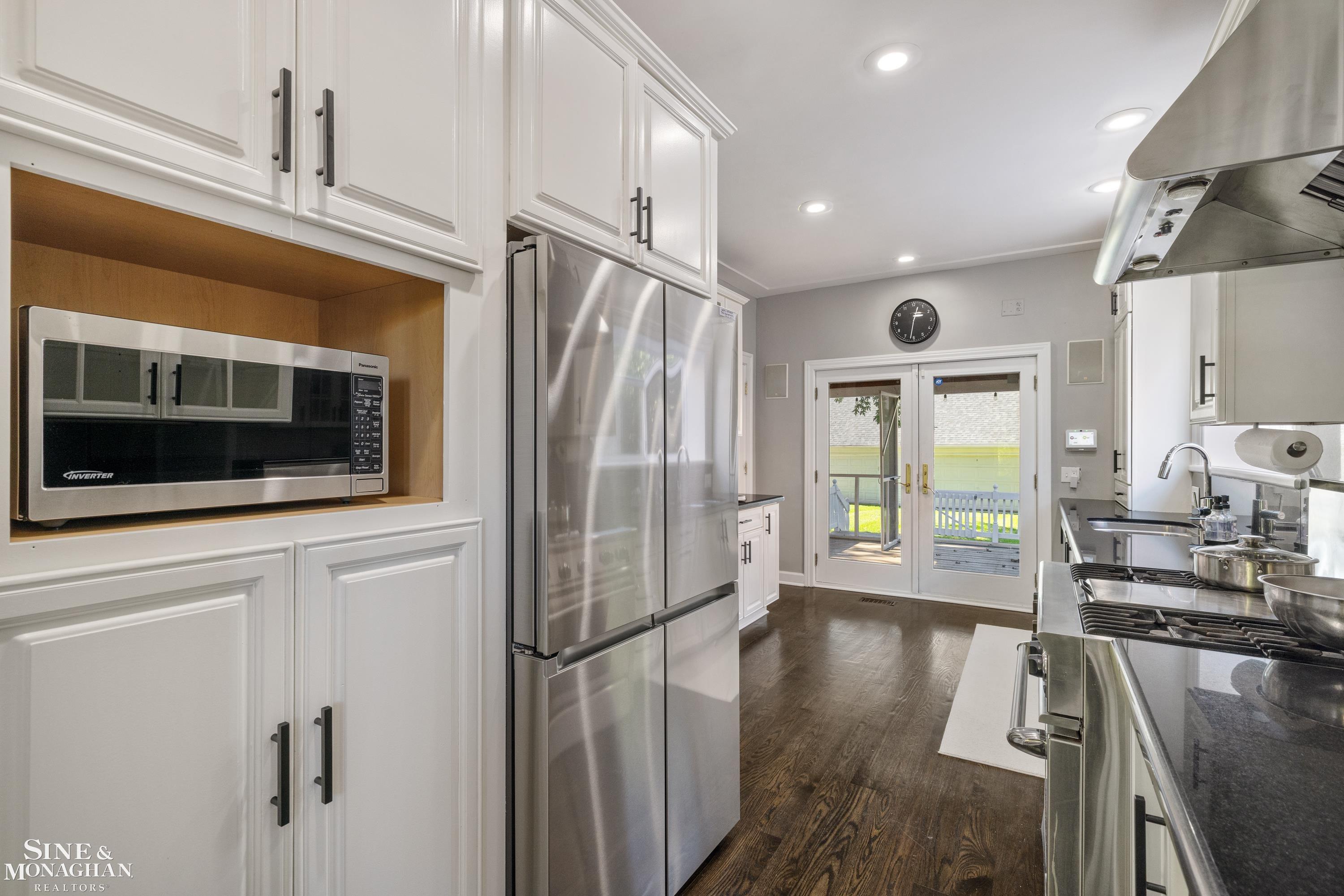 387 Neff Road Grosse Pointe, MI 48230 - Photo 15 of 59 50205717-940D5DC3-EBB1-4A47-8BCB-61AA12F15BD0.JPG