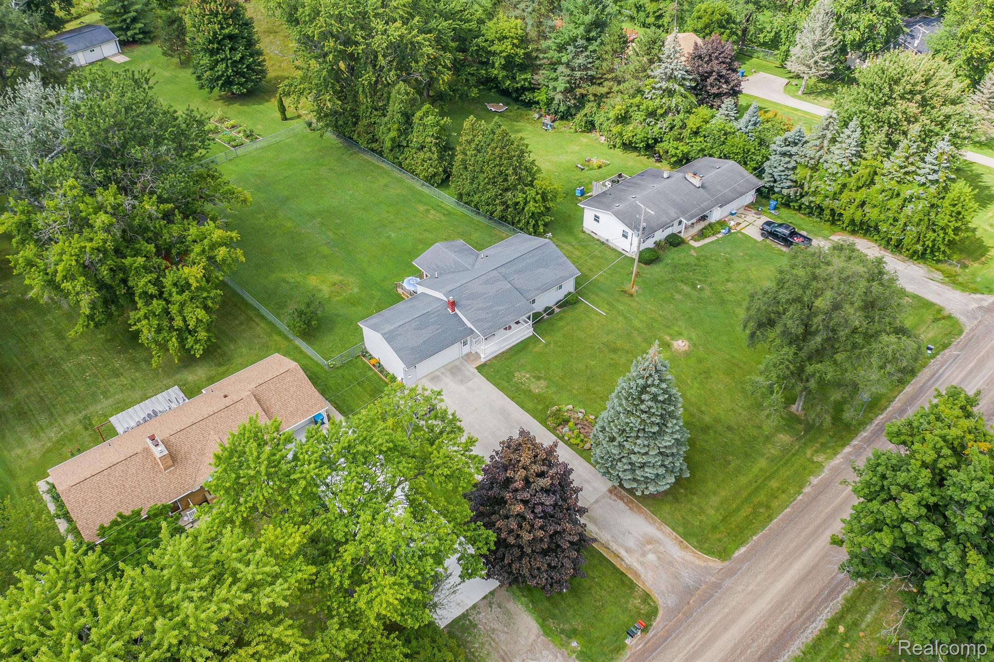 11124 Main Road Fenton, MI 48430 - Photo 34 of 43 Gallery Image 34