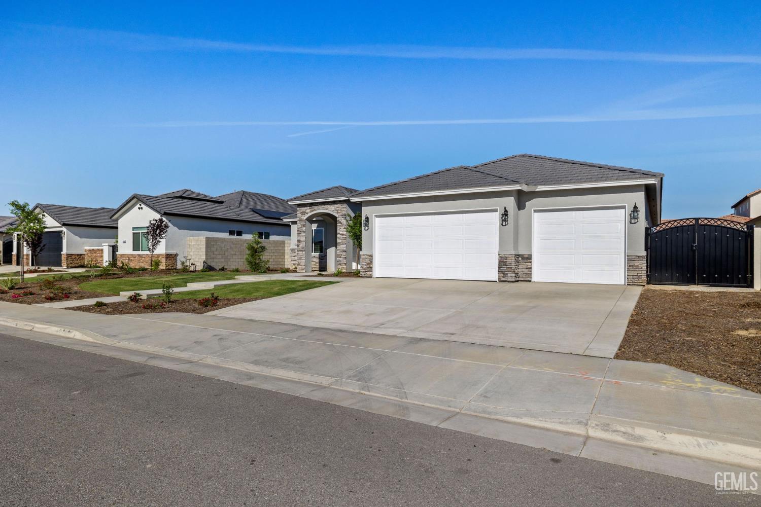 Undisclosed Address Bakersfield, CA 93314 - Photo 7 of 55