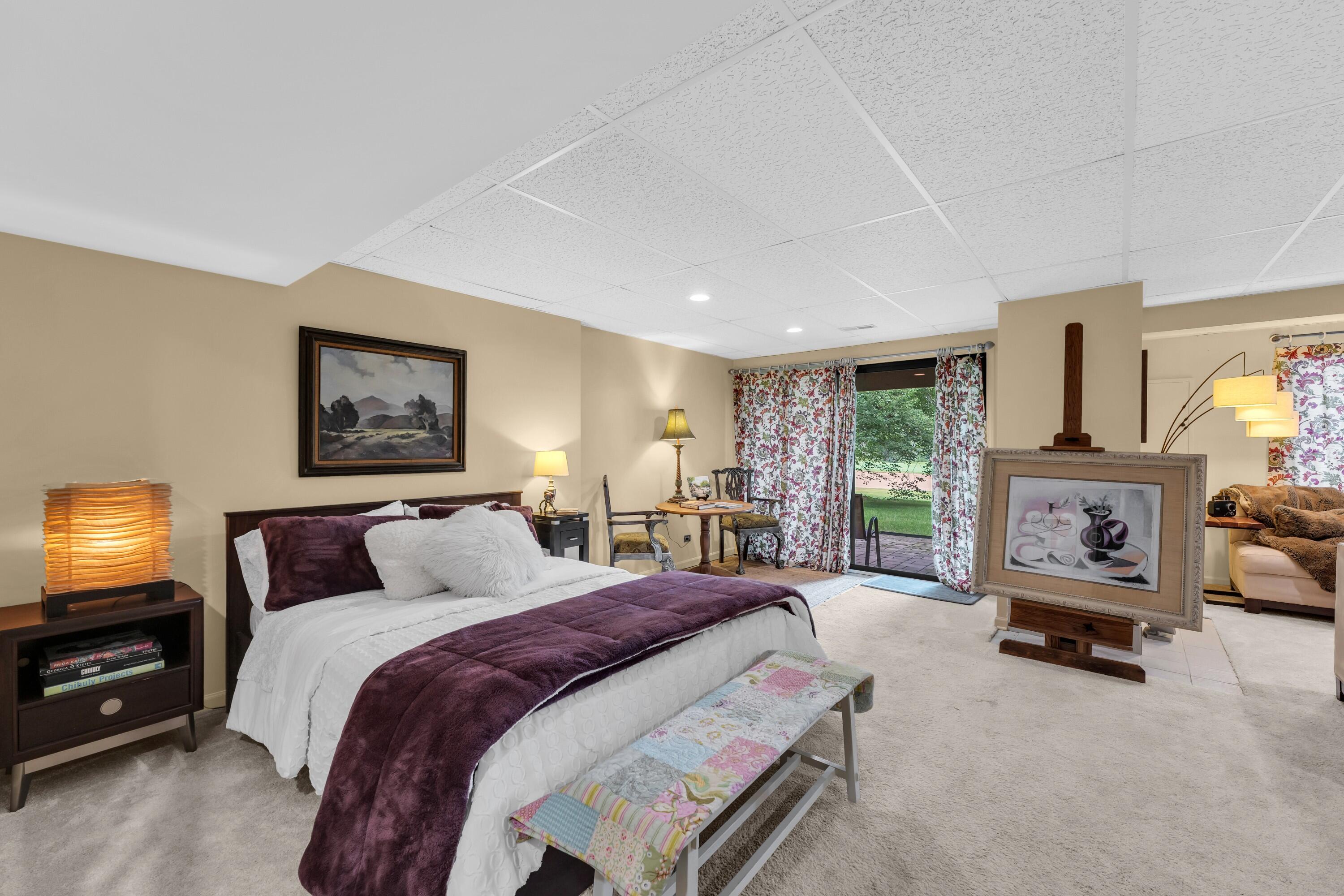 900 Shoreline Road Barrington, IL 60010 - Photo 34 of 51 Lower level bedroom area