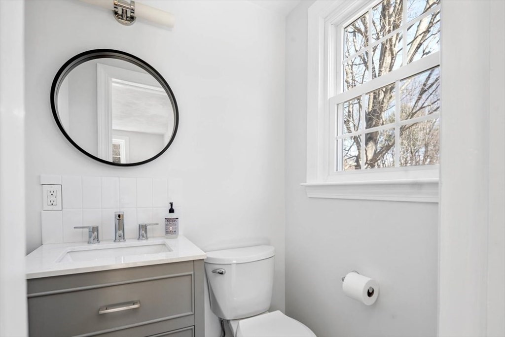 27 Bulow Road Hingham, MA 02043 - Photo 20 of 28 Gallery Image 20