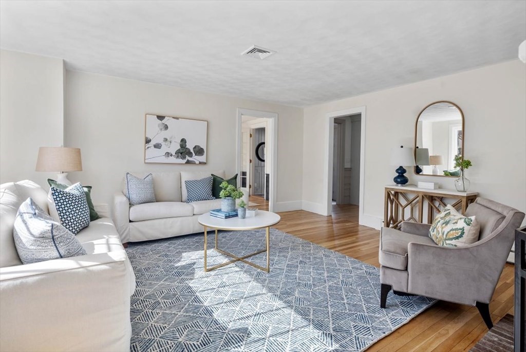 27 Bulow Road Hingham, MA 02043 - Photo 3 of 28 Gallery Image 3