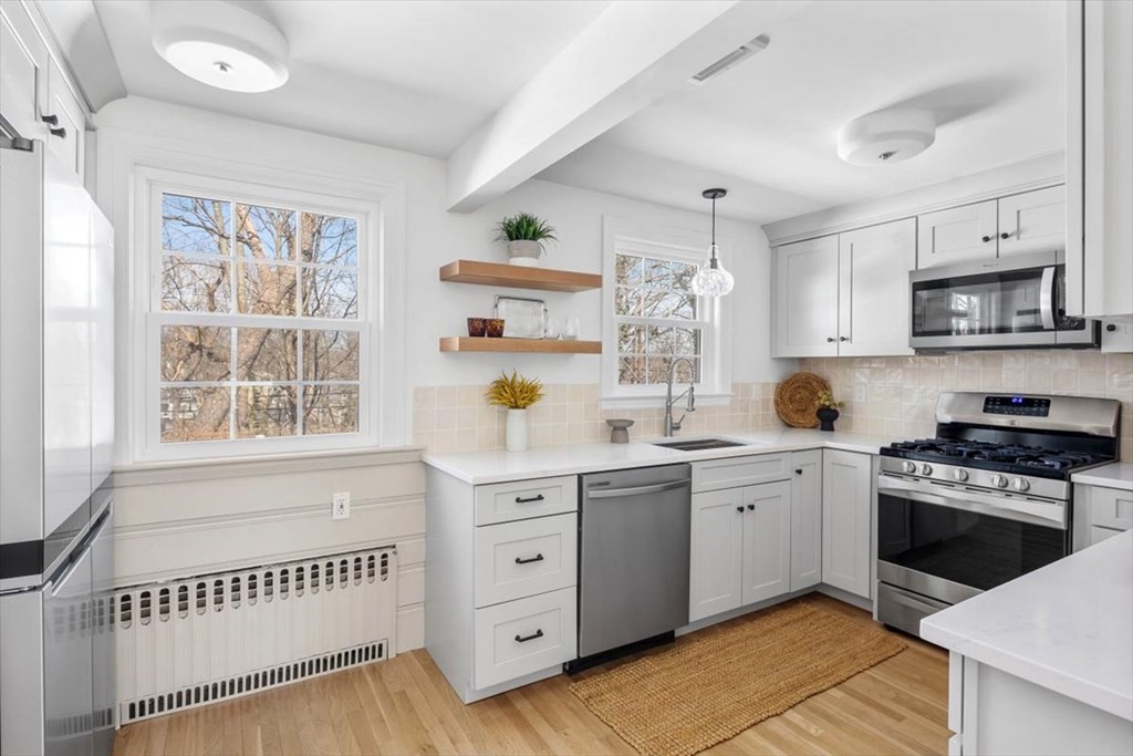 27 Bulow Road Hingham, MA 02043 - Photo 5 of 28 Gallery Image 5
