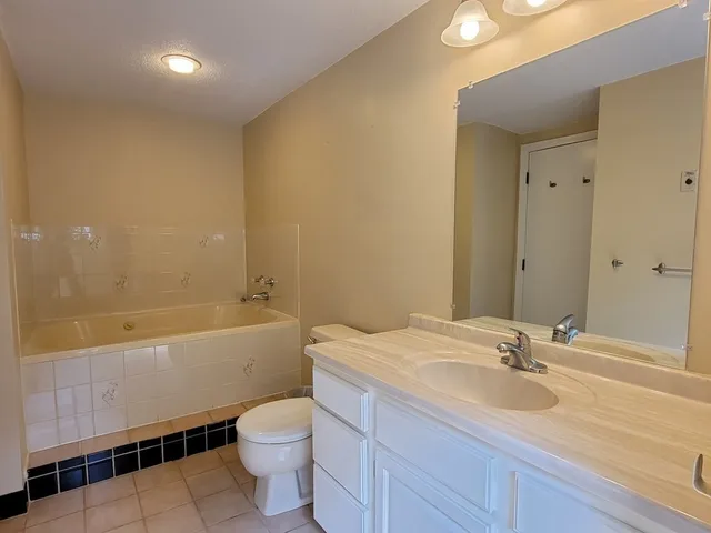 $3,250 | 100 Captain Eames Circle, Unit 100, Ashland, MA 01721