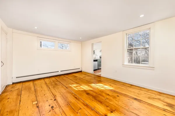 $2,800 | 108 Washington Street, Unit 2, Marblehead, MA 01945