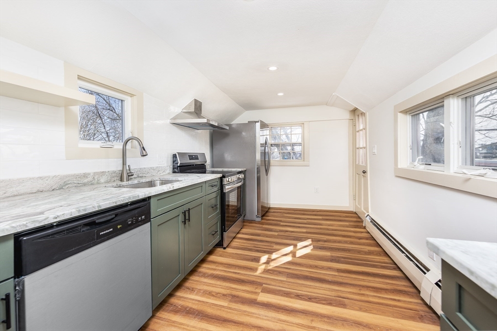 108 Washington Street, Unit 2 Marblehead, MA 01945 - Photo 15 of 23