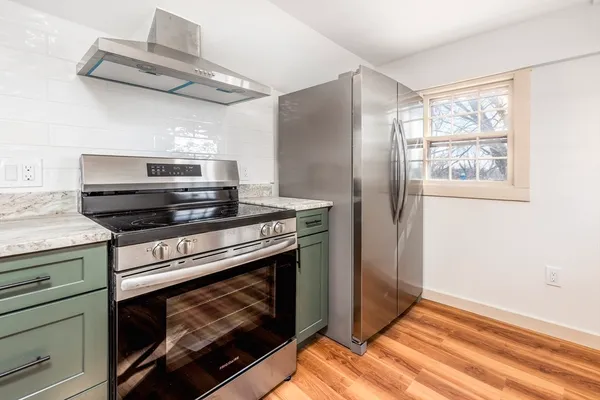 $2,800 | 108 Washington Street, Unit 2, Marblehead, MA 01945