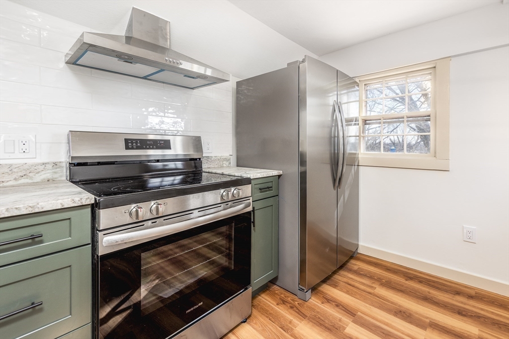 108 Washington Street, Unit 2 Marblehead, MA 01945 - Photo 17 of 23