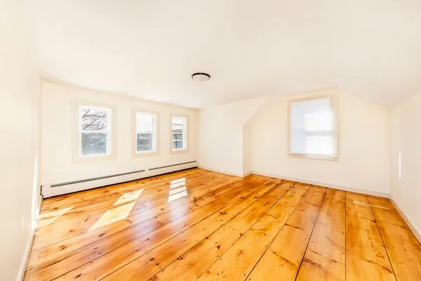 $2,800 | 108 Washington Street, Unit 2, Marblehead, MA 01945