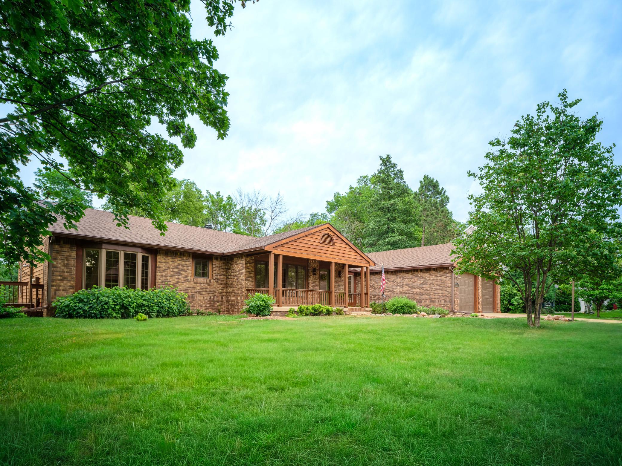 1404 Woodland Drive Southwest Rochester, MN 55902 - Photo 2 of 79