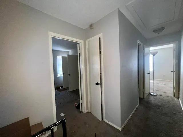 a livingroom with window