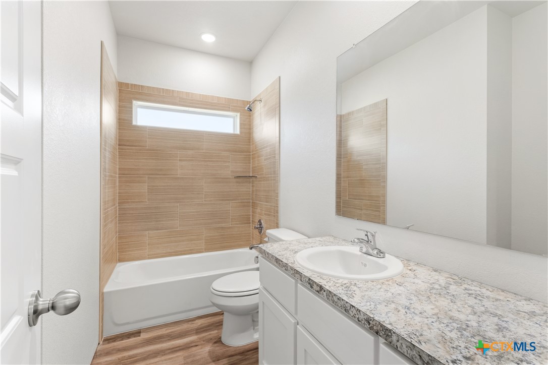 218 West Ruby Road Harker Heights, TX 76548 - Photo 30 of 34 Common Bathroom